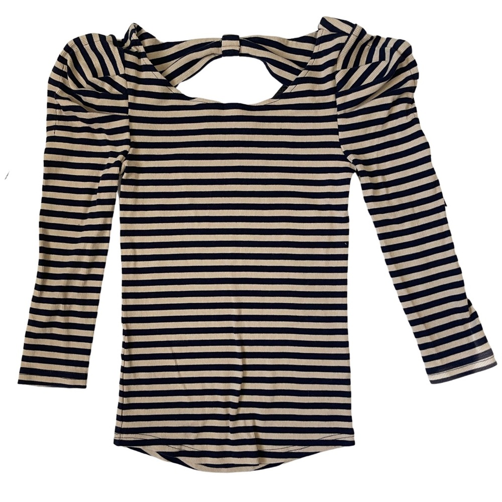 Betsy Jonhson Top with cute blow in the back